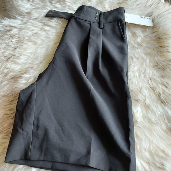 Just Fab High Waisted Shorts Size Small NWT - Picture 3 of 6